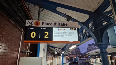 De nouveaux panneaux d'affichage progressivement déployés .